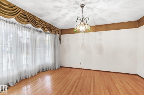 186 Willow Way, Edmonton, AB - Indoor Photo Showing Other Room