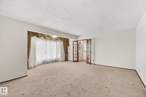 186 Willow Way, Edmonton, AB - Indoor Photo Showing Other Room