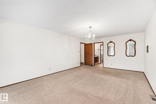 186 Willow Way, Edmonton, AB - Indoor Photo Showing Other Room