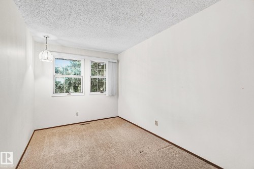 186 Willow Way, Edmonton, AB - Indoor Photo Showing Other Room
