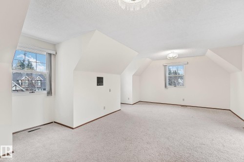 186 Willow Way, Edmonton, AB - Indoor Photo Showing Other Room
