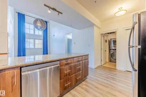609 10333 112 Street, Edmonton, AB - Indoor Photo Showing Kitchen