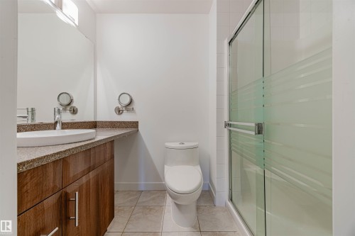 609 10333 112 Street, Edmonton, AB - Indoor Photo Showing Bathroom