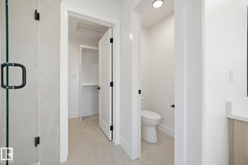 3317 Chickadee Drive, Edmonton, AB - Indoor Photo Showing Bathroom
