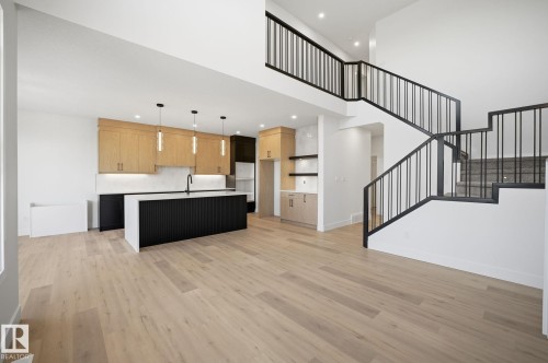 3317 Chickadee Drive, Edmonton, AB - Indoor Photo Showing Kitchen