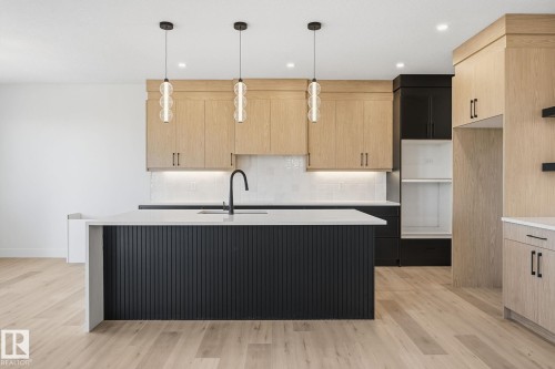 3317 Chickadee Drive, Edmonton, AB - Indoor Photo Showing Kitchen