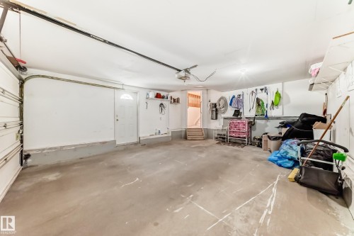 3135 34B Avenue Nw, Edmonton, AB - Indoor Photo Showing Garage