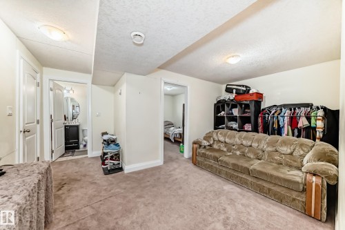 3135 34B Avenue Nw, Edmonton, AB - Indoor
