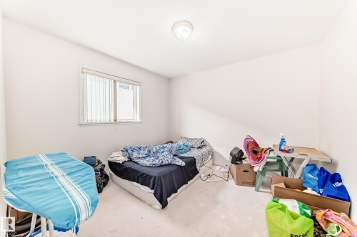 3135 34B Avenue Nw, Edmonton, AB - Indoor Photo Showing Bedroom