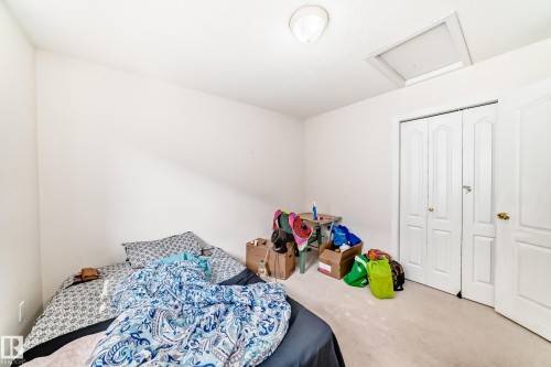 3135 34B Avenue Nw, Edmonton, AB - Indoor Photo Showing Bedroom