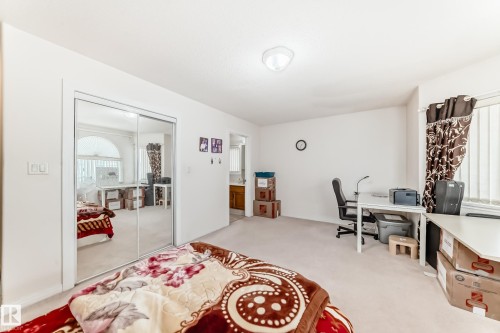 3135 34B Avenue Nw, Edmonton, AB - Indoor