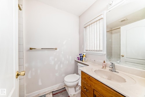 3135 34B Avenue Nw, Edmonton, AB - Indoor Photo Showing Bathroom