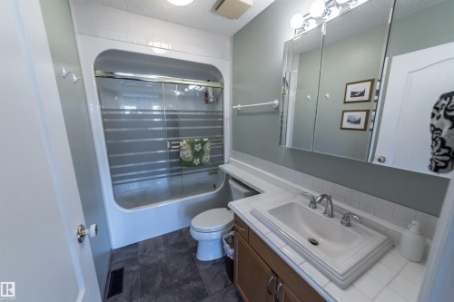 5123 51 Avenue, Rural Lac Ste. Anne County, AB - Indoor Photo Showing Bathroom