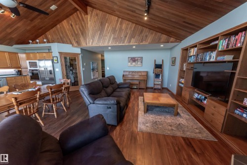 5123 51 Avenue, Rural Lac Ste. Anne County, AB - Indoor