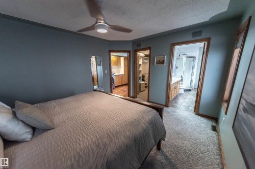 5123 51 Avenue, Rural Lac Ste. Anne County, AB - Indoor Photo Showing Bedroom