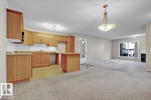 140 16035 132 Street, Edmonton, AB - Indoor Photo Showing Kitchen