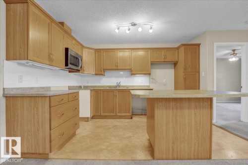 140 16035 132 Street, Edmonton, AB - Indoor Photo Showing Kitchen