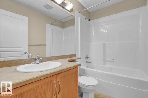 140 16035 132 Street, Edmonton, AB - Indoor Photo Showing Bathroom