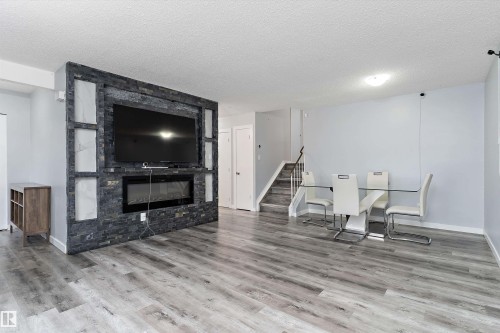 3214 71 Street, Edmonton, AB - Indoor Photo Showing Living Room
