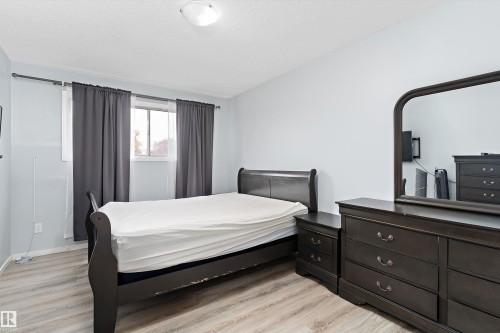 3214 71 Street, Edmonton, AB - Indoor Photo Showing Bedroom