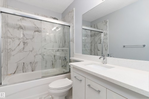 3214 71 Street, Edmonton, AB - Indoor Photo Showing Bathroom