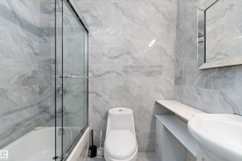 3214 71 Street, Edmonton, AB - Indoor Photo Showing Bathroom