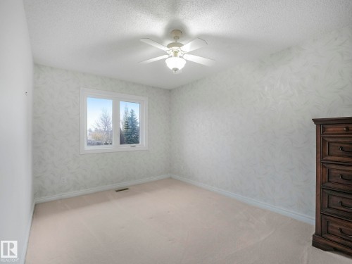 316 Burton Road, Edmonton, AB - Indoor Photo Showing Other Room