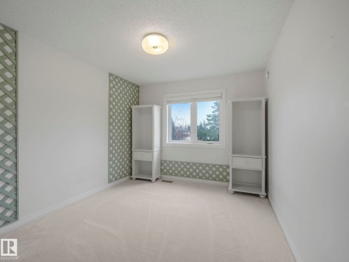 316 Burton Road, Edmonton, AB - Indoor