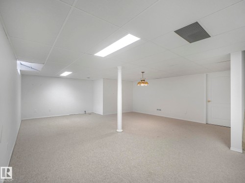 316 Burton Road, Edmonton, AB - Indoor