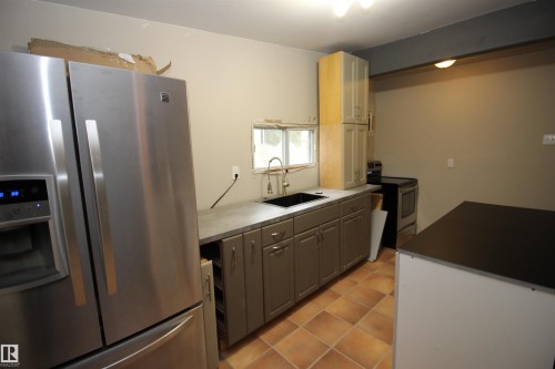 10228 104 Street, Westlock, AB - Indoor Photo Showing Kitchen