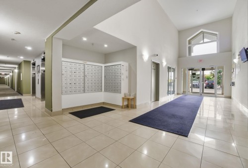 417 240 Spruce Ridge Road, Spruce Grove, AB - Indoor Photo Showing Other Room