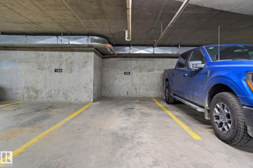 417 240 Spruce Ridge Road, Spruce Grove, AB - Indoor Photo Showing Garage