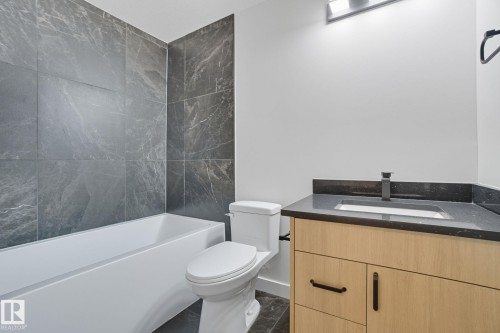 2006 Genesis Lane, Stony Plain, AB - Indoor Photo Showing Bathroom