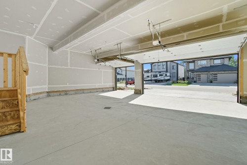 2006 Genesis Lane, Stony Plain, AB - Indoor Photo Showing Garage
