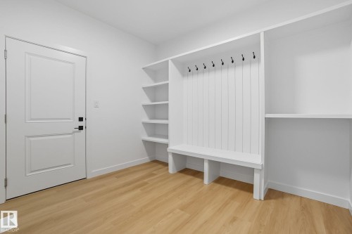 2006 Genesis Lane, Stony Plain, AB - Indoor