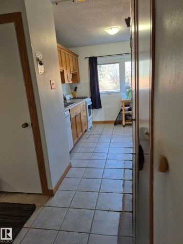 9 6920 101 Avenue, Edmonton, AB - Indoor