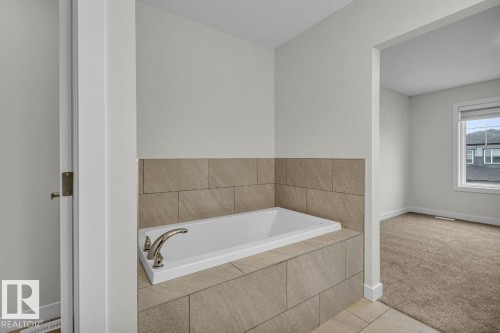 1081 Berg Place, Leduc, AB - Indoor Photo Showing Bathroom