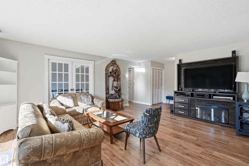 204 14810 51 Avenue, Edmonton, AB - Indoor Photo Showing Living Room