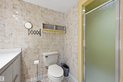 204 14810 51 Avenue, Edmonton, AB - Indoor Photo Showing Bathroom