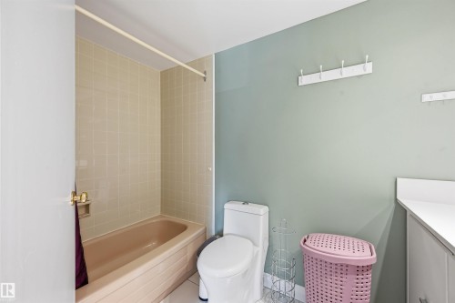204 14810 51 Avenue, Edmonton, AB - Indoor Photo Showing Bathroom