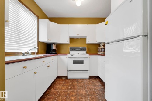 13419 Lakeland Drive, Rural Lac La Biche County, AB - Indoor Photo Showing Kitchen