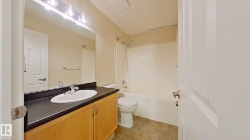 1148 Barnes Way, Edmonton, AB - Indoor Photo Showing Bathroom