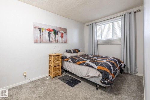 13126 64 Street, Edmonton, AB - Indoor Photo Showing Bedroom