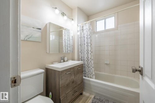 13126 64 Street, Edmonton, AB - Indoor Photo Showing Bathroom