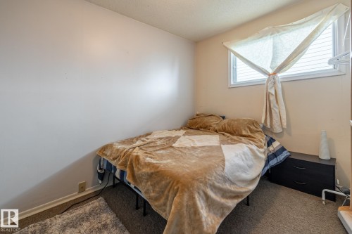 13126 64 Street, Edmonton, AB - Indoor Photo Showing Bedroom
