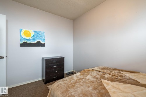 13126 64 Street, Edmonton, AB - Indoor Photo Showing Bedroom