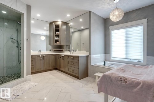 4311 Westcliff Landing Landing, Edmonton, AB - Indoor Photo Showing Bathroom