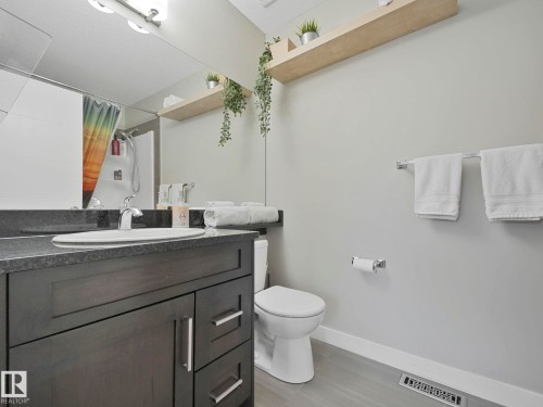 124 2560 Pegasus Boulevard, Edmonton, AB - Indoor Photo Showing Bathroom