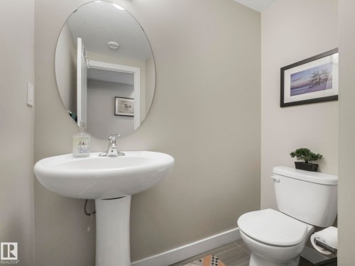 124 2560 Pegasus Boulevard, Edmonton, AB - Indoor Photo Showing Bathroom