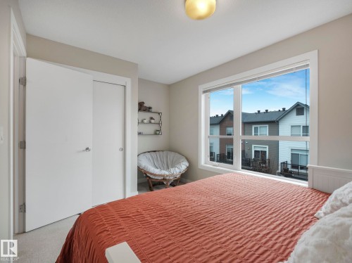 124 2560 Pegasus Boulevard, Edmonton, AB - Indoor Photo Showing Bedroom